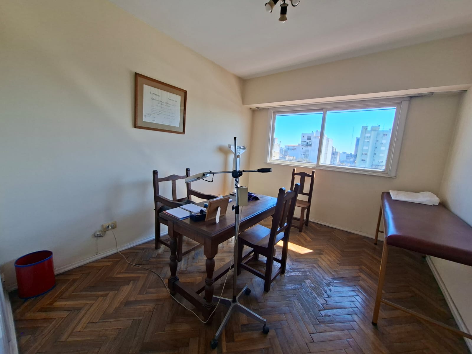 Departamento 4 ambientes a la venta en Moron centro