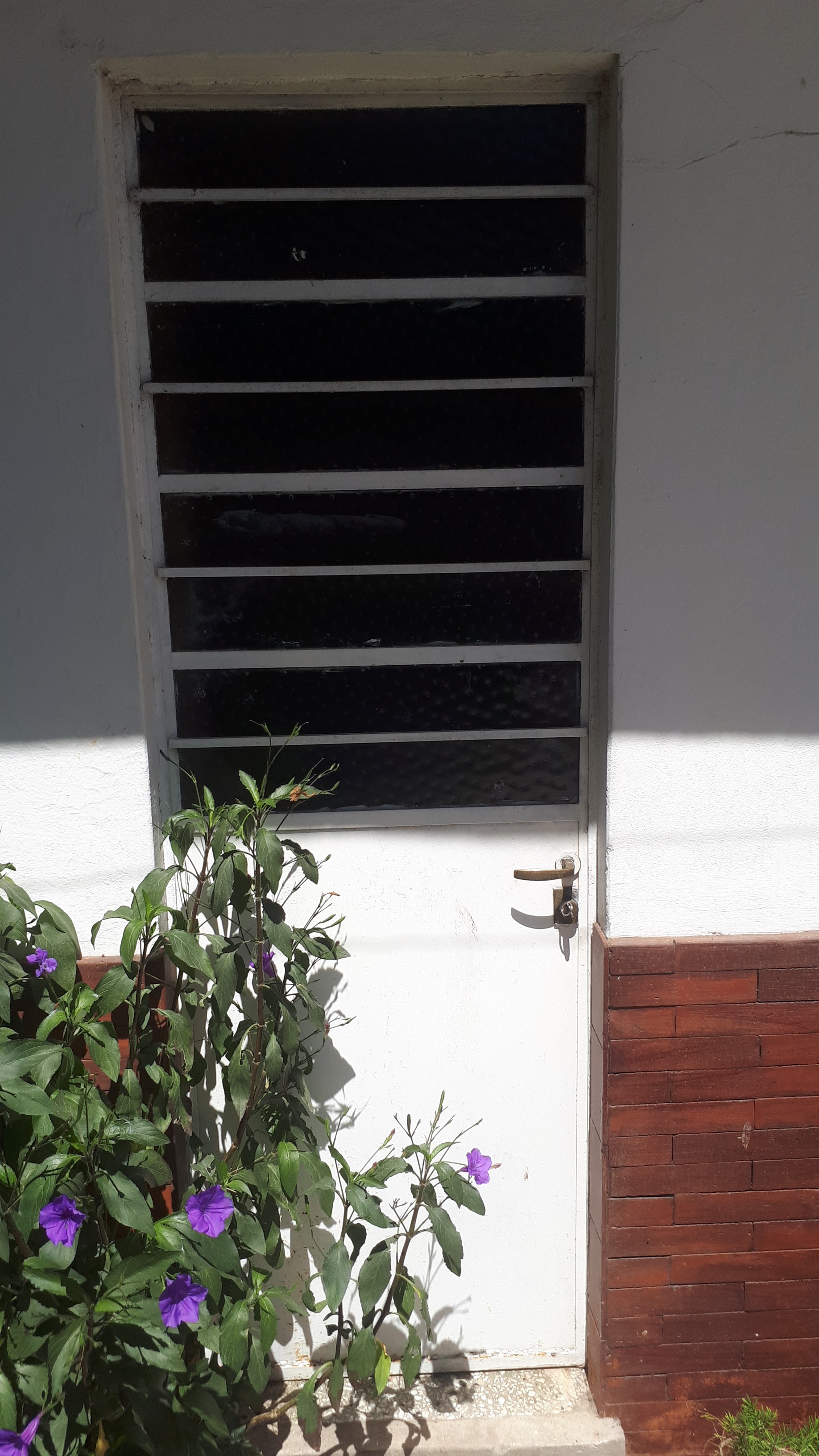 Casa Americana a la venta en Ituzaingo Sur. Zona centro.