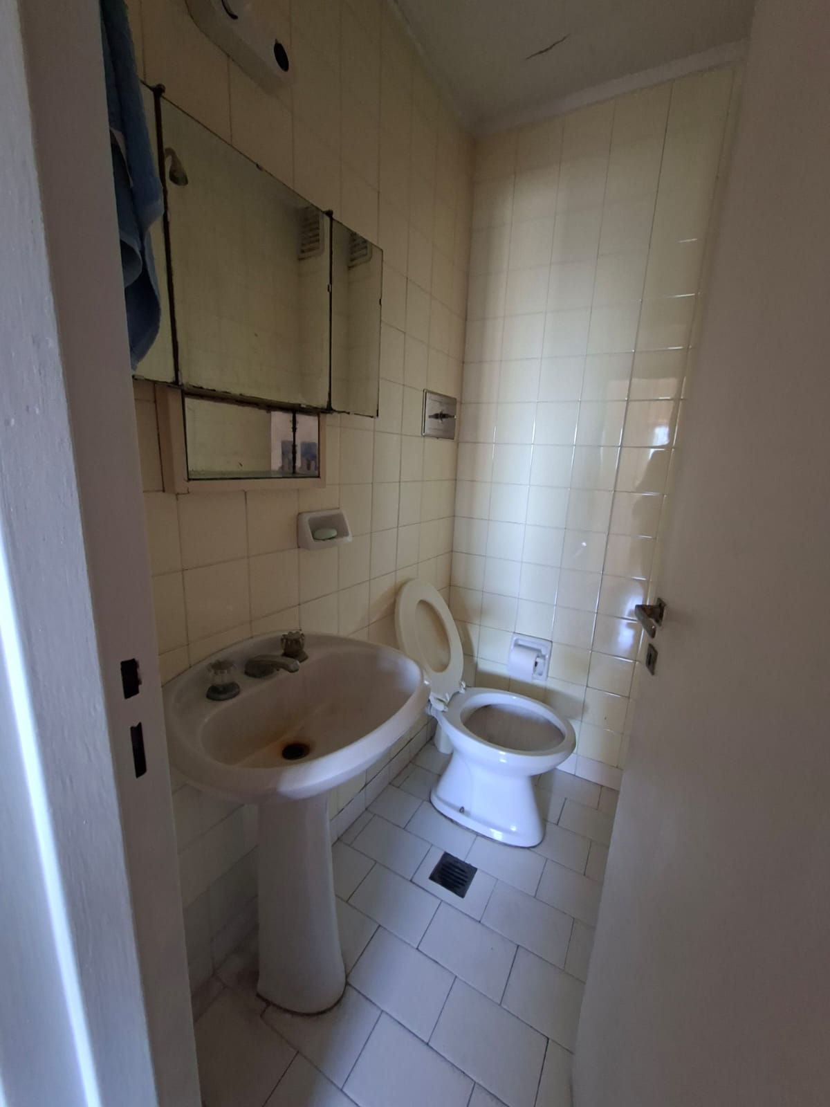 Departamento 4 ambientes a la venta en Moron centro