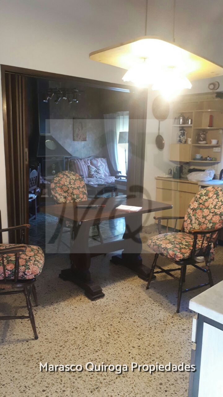 Casa Americana a la venta en Ituzaingo Sur. Zona centro.