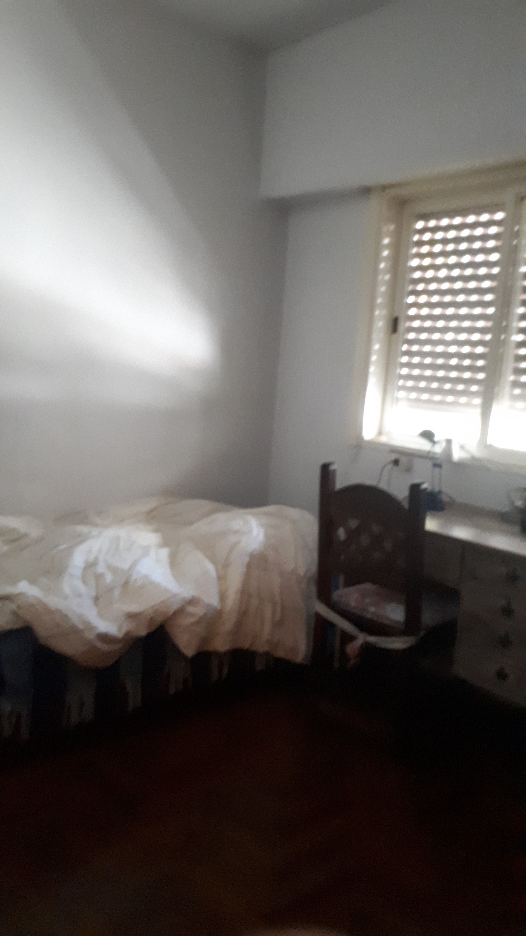 Casa Americana a la venta en Ituzaingo Sur. Zona centro.