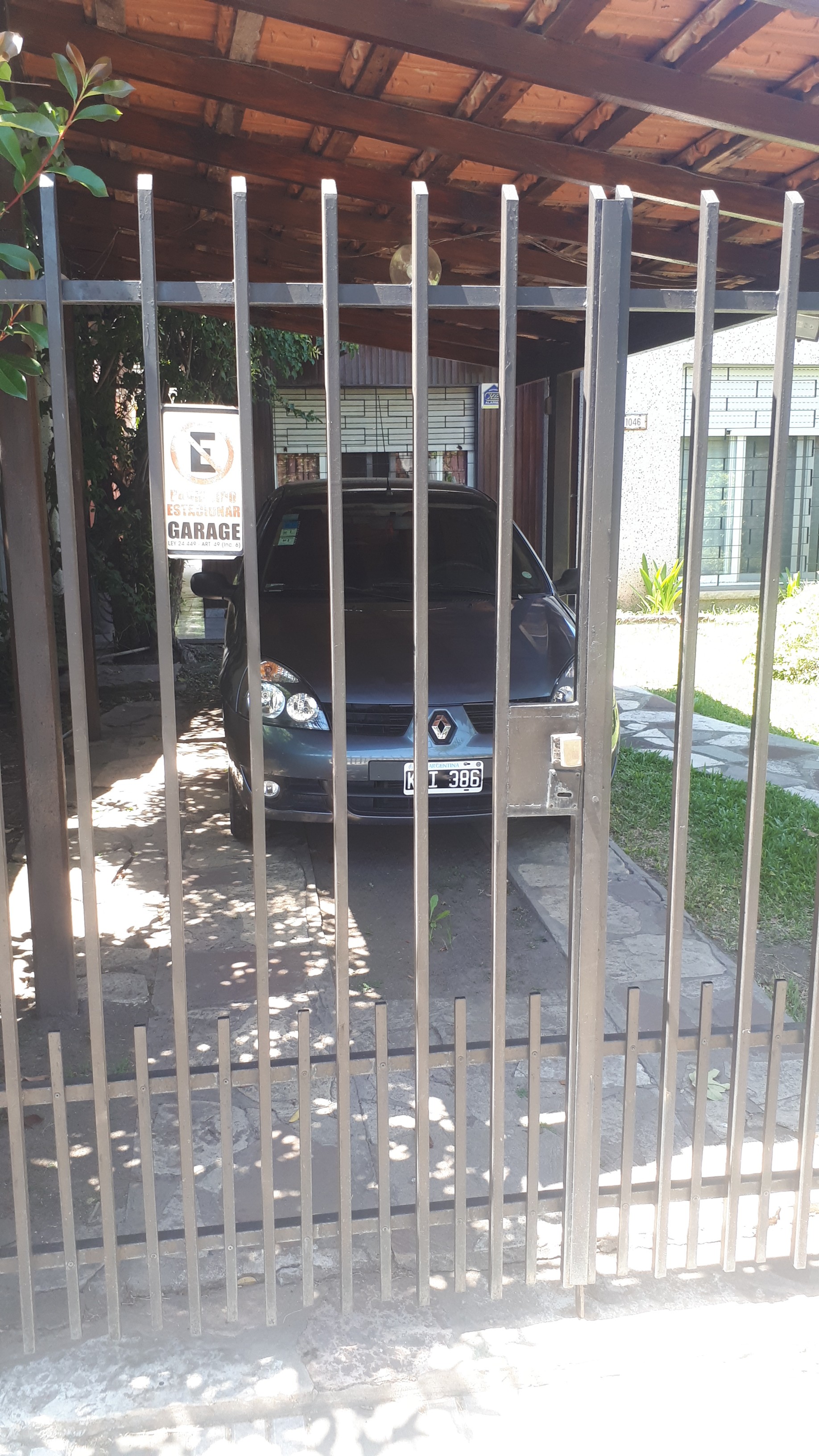 Casa Americana a la venta en Ituzaingo Sur. Zona centro.