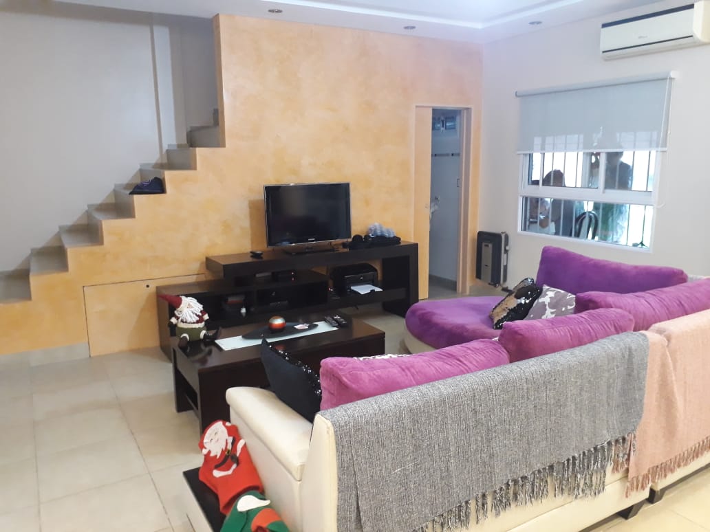 Departamento y casa a la venta en Ituzaingo Norte. Sobre mismo lote.