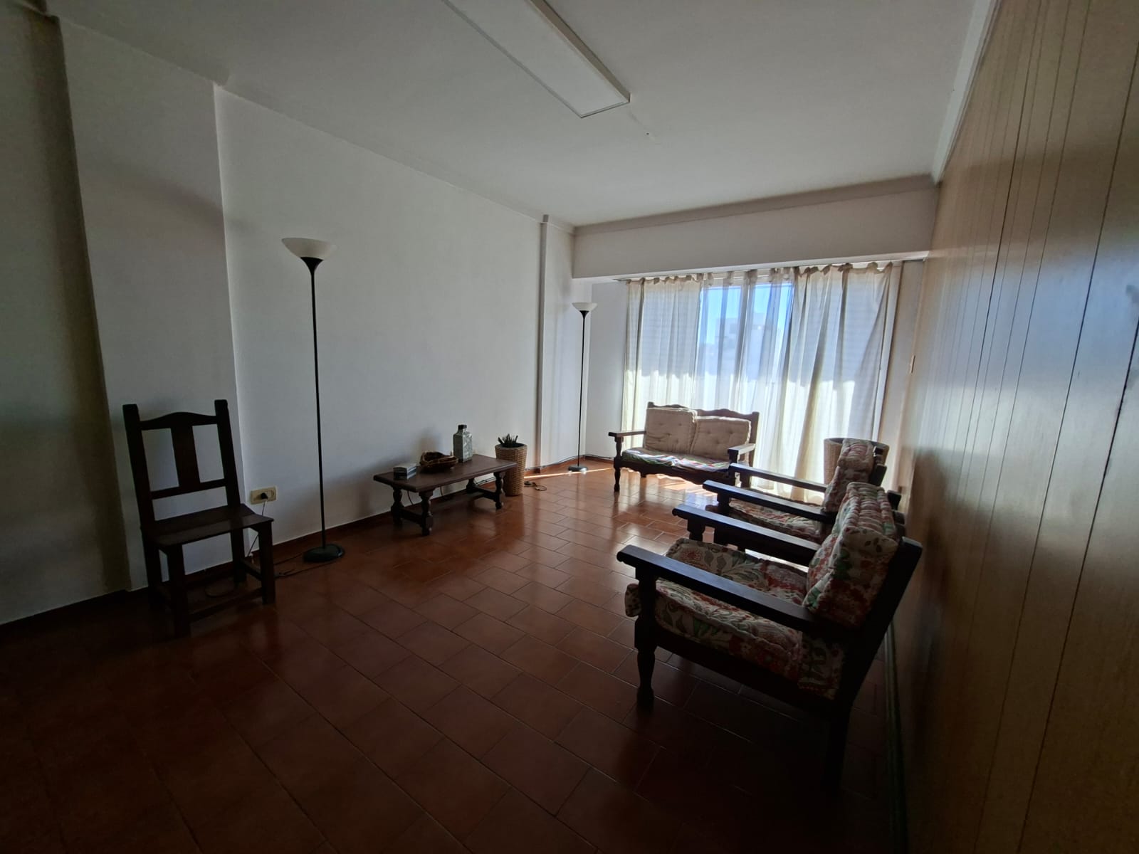 Departamento 4 ambientes a la venta en Moron centro