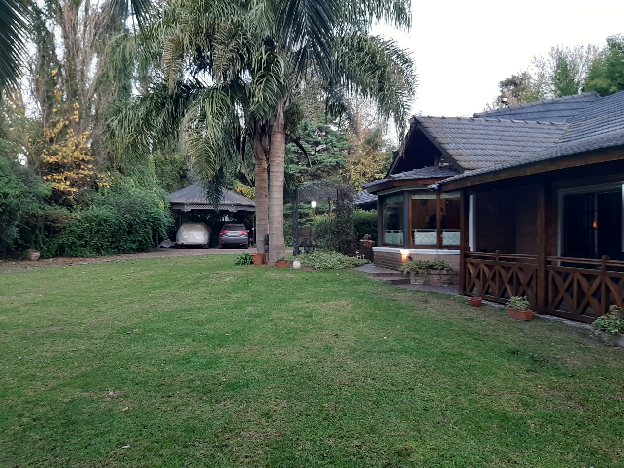 Parque Leloir, hermosa Casa quinta en un lugar unico