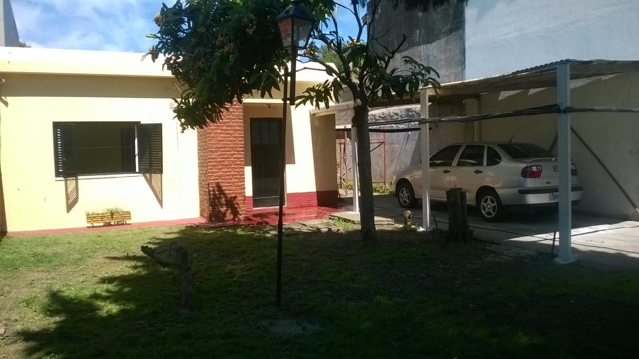 Casa en planta baja Ituzaingo norte lote propio 330